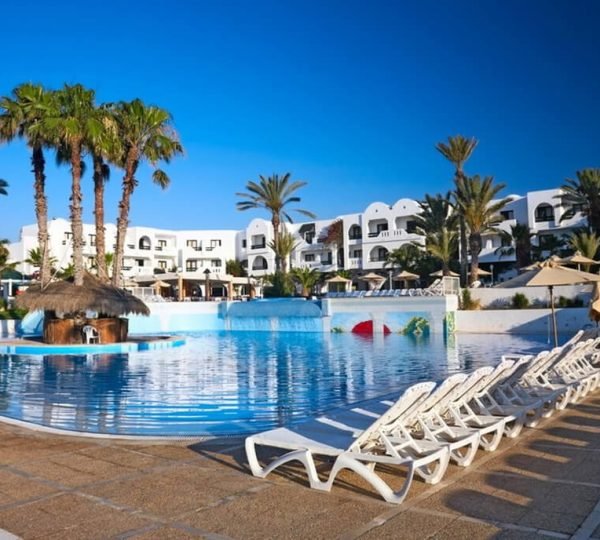 Eames plastic side chair